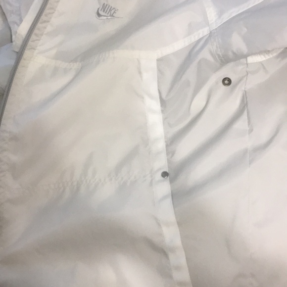 Nike rain jacket - Picture 4 of 4